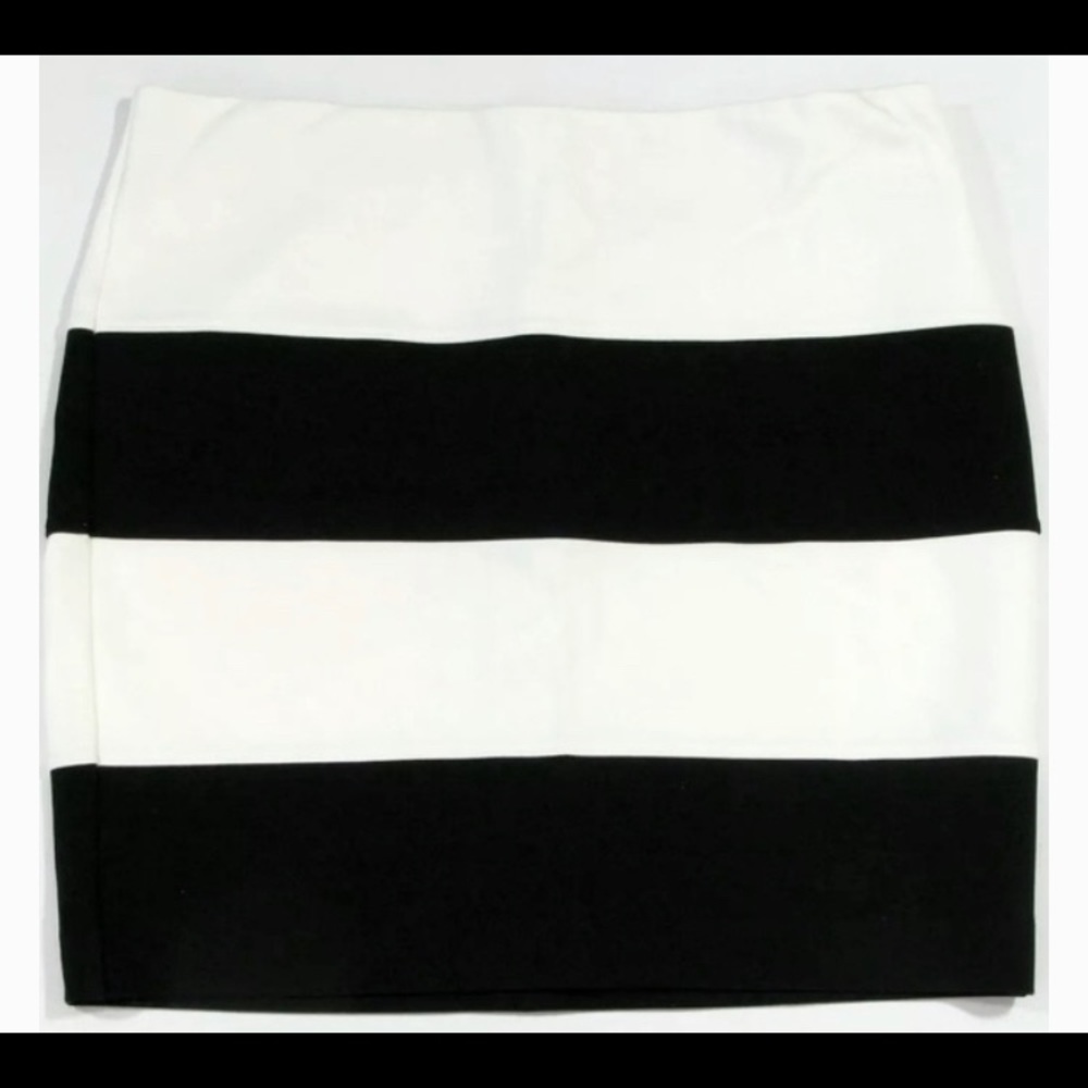 NWOT LOFT Black and White Pencil Skirt.